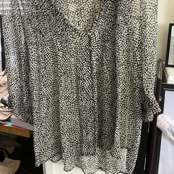 Sheer black and white flowy blouse - Picture 3 of 4